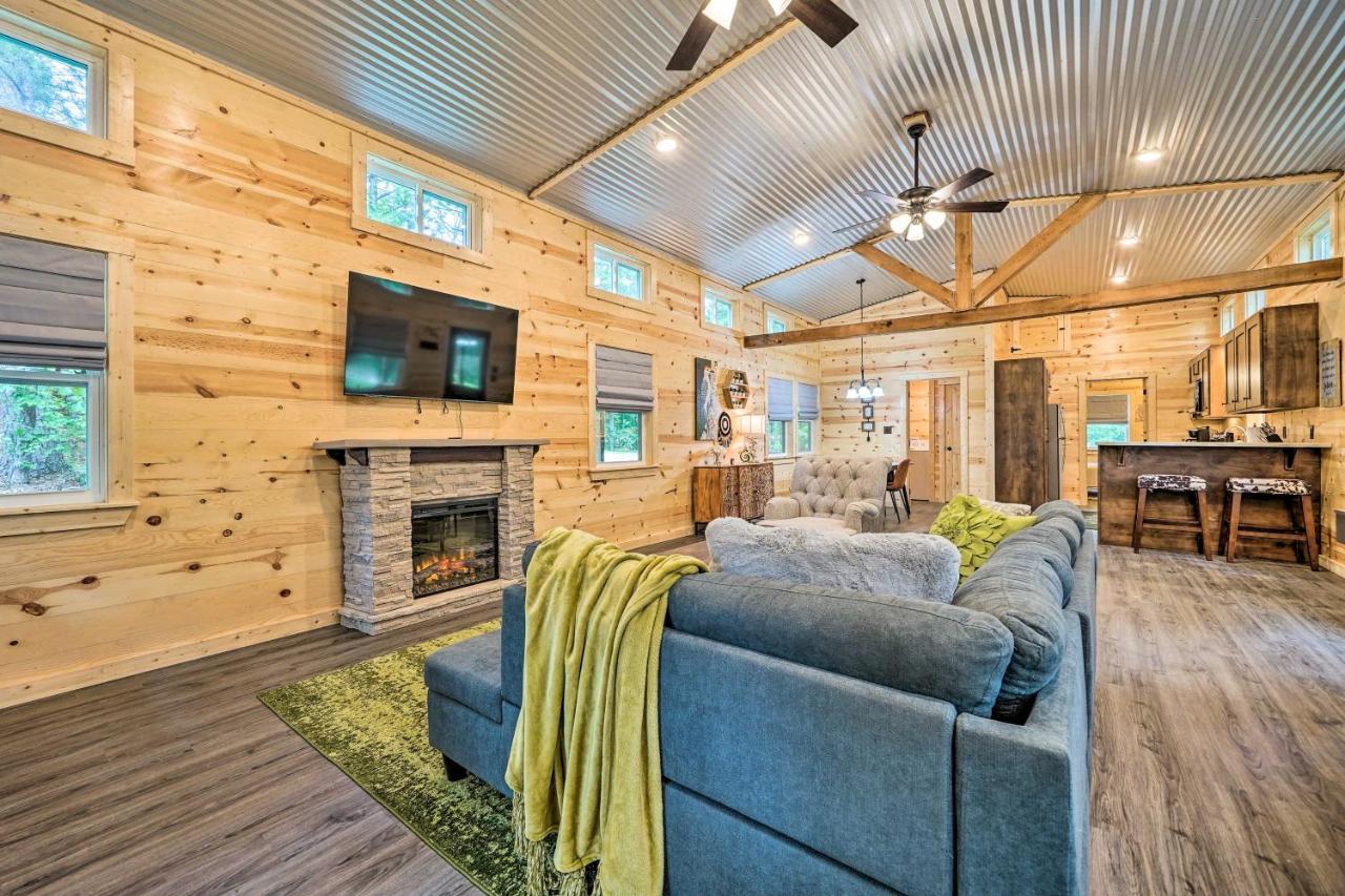 Stylish Cabin By Beavers Bend Hot Tub And Fire Pit Broken Bow Dış mekan fotoğraf
