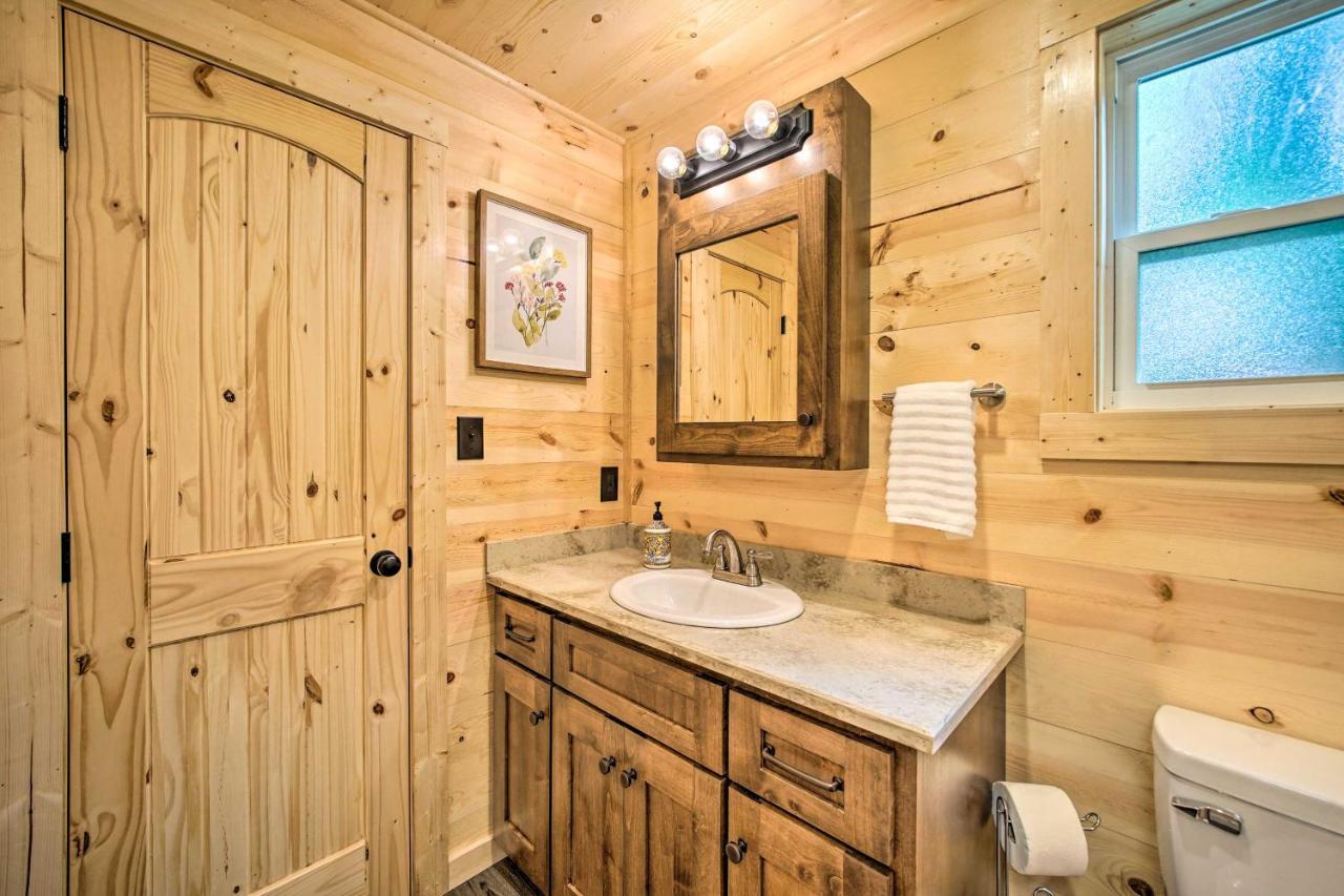 Stylish Cabin By Beavers Bend Hot Tub And Fire Pit Broken Bow Dış mekan fotoğraf